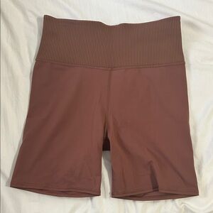 Vuori Women's High-Waisted Brown Bike Shorts
